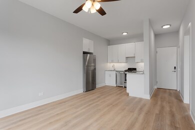 7600 N Sheridan Rd unit 208, Chicago, IL 60626 - photo 4