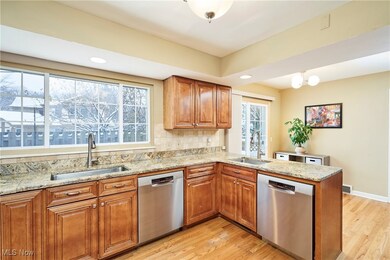 2666 Cranlyn Rd, Shaker Heights, OH 44122 - photo 4