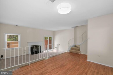 9824 Oakdale Woods Ct, Vienna, VA 22181 - photo 7