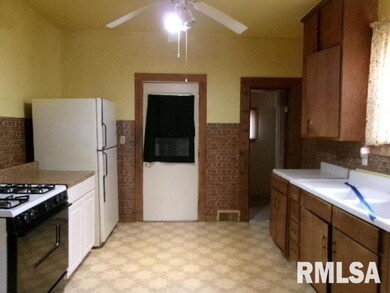 1611 N Hoyt St, Chillicothe, IL 61523 - photo 7