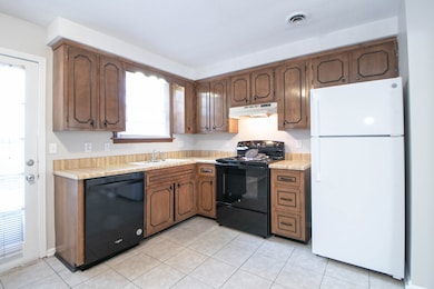 814 Golfview Place #B, Clarksville, TN 37043 - photo 7