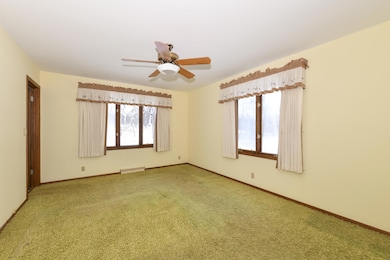 S40W26950 Oak Grove Ln, Waukesha, WI 53189 - photo 7