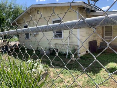 1520 Maryland Ave, Laredo, TX 78040 - photo 5