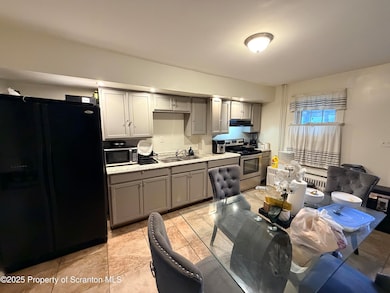 589 Garfield St, Hazleton, PA 18201 - photo 6