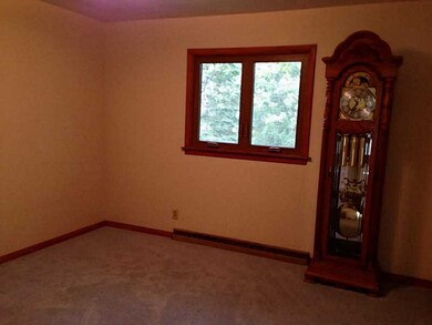 3007 Midland Dr, Erie, PA 16506 - photo 4