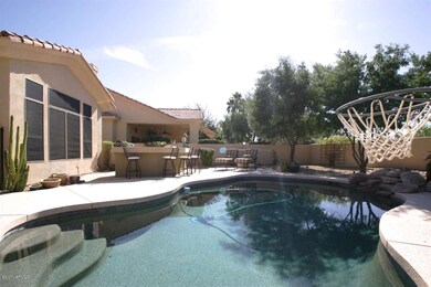 07 Pool and built in BBQ