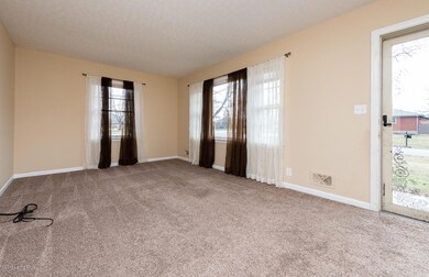 9115 Waltlee Rd, Louisville, KY 40291 - photo 4