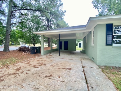 652 E New Hope Rd, Goldsboro, NC 27534 - photo 6