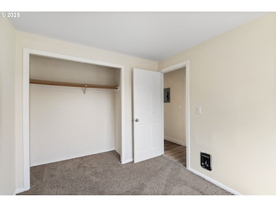 351 40th St, Springfield, OR 97478 - photo 7