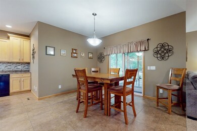 1813 Grannie Smith Ln NW, Cedar Rapids, IA 52405 - photo 5