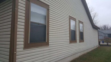 469 Leamington Ct, Columbus, OH 43213 - photo 5