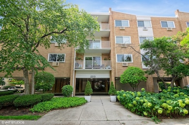 203 N Kenilworth Ave unit 2P, Oak Park, IL 60302 - photo 4
