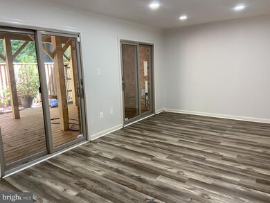 11112 Forest Edge Dr, Reston, VA 20190 - photo 2