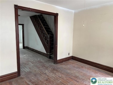 310 1st St, Slatington, PA 18080 - photo 5