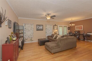 411 Wakefield Dr unit 15, Hendersonville, NC 28792 - photo 5