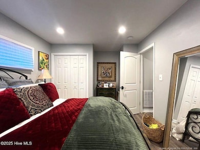 105 Scuppernong Ct, West End, NC 27376 - photo 4