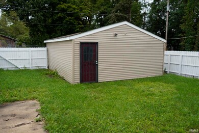 1421 Linden Ave, South Bend, IN 46628 - photo 4