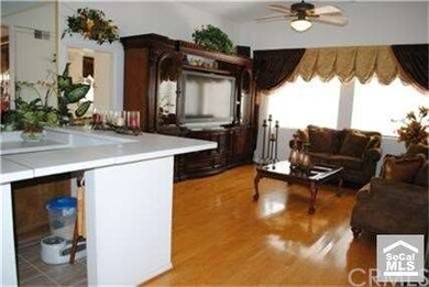 Family room/Wet Bar
