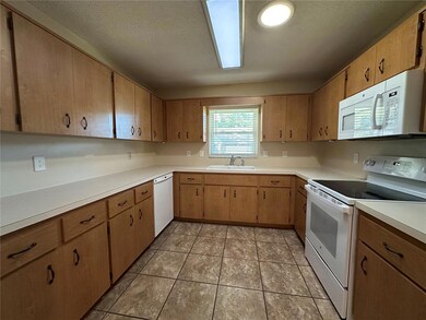 9065 SW 82nd Terrace unit D, Ocala, FL 34481 - photo 7