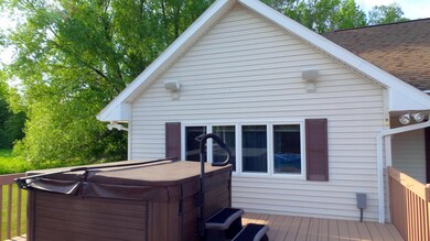 Hot tub included