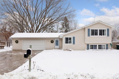 907 132nd Ln NE, Minneapolis, MN 55434 - photo 2