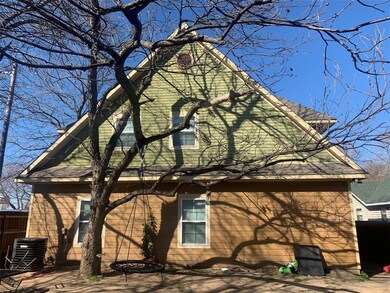 105 E Linden St, Ennis, TX 75119 - photo 2