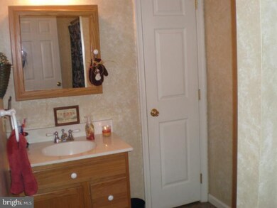 12152 Malissa Dr, Greencastle, PA 17225 - photo 4