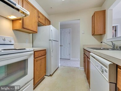23228 Brewers Tavern Way unit 2, Clarksburg, MD 20871 - photo 6