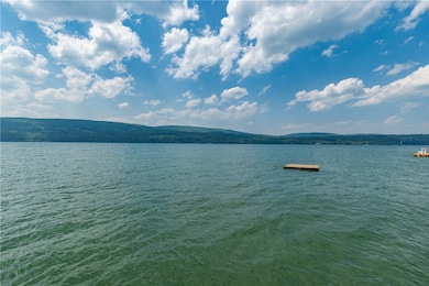 PANORAMIC CANANDAIGUA LAKE VIEWS TO WEST!