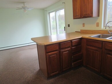 112 Hampstead Rd unit 2, Derry, NH 03038 - photo 5