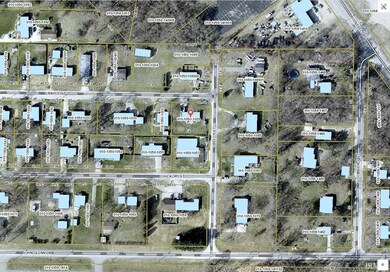 319 Maple St, Walkerton, IN 46574 - photo 4