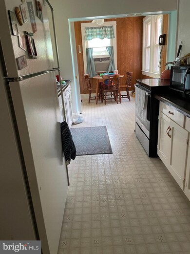 337 Mineral St, Strasburg, VA 22657 - photo 7