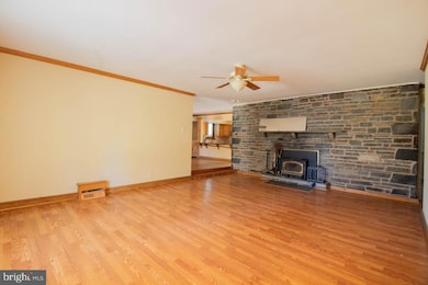 302 Crest Park Rd, Philadelphia, PA 19119 - photo 3