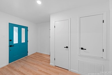 111 Homestead, Kerrville, TX 78028 - photo 2