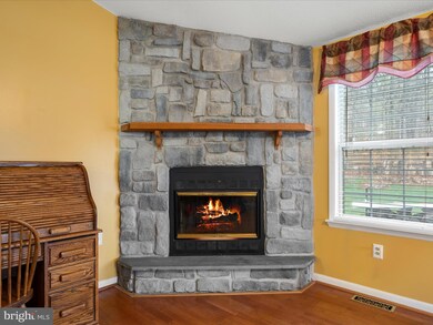 282 Rolling Ln, Harpers Ferry, WV 25425 - photo 7