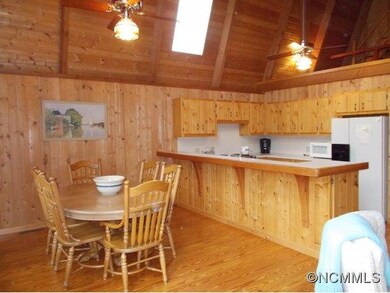 Dining area/kitchen