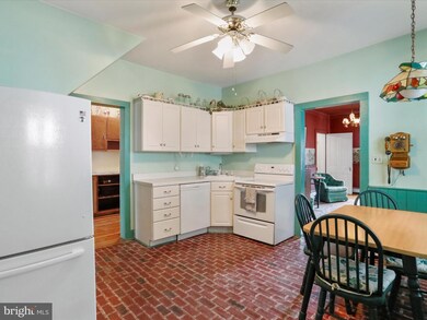 157 Congress St, Berkeley Springs, WV 25411 - photo 7