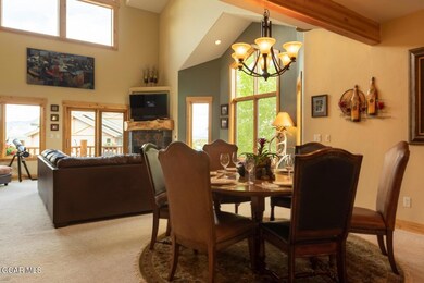 dining area .b
