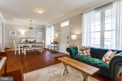 43057 Edgewater St, Chantilly, VA 20152 - photo 3