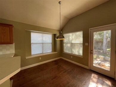 2816 Hollow Ridge Dr, Denton, TX 76210 - photo 4