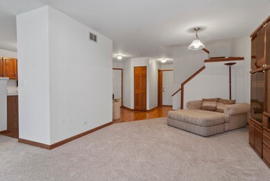 3811 Capri Ct, Naperville, IL 60564 - photo 2