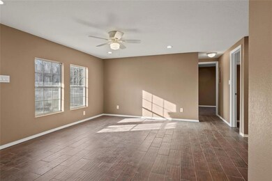 526 Blue Jay Ct, Granbury, TX 76049 - photo 6