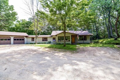 004-photo-front-view-6118960