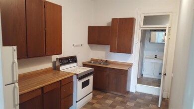 104 W Center St, Monona, IA 52159 - photo 2