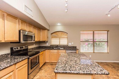 4627_E_Weaver_Rd_AZ-8