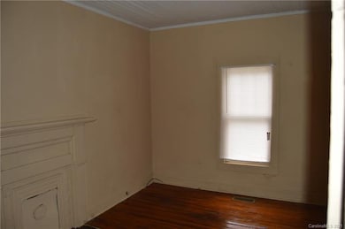 221 E Bell St, Statesville, NC 28677 - photo 7