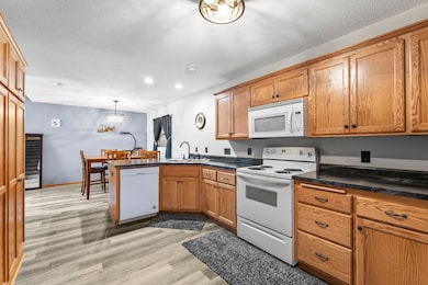 315 Roosevelt St S unit B, Cambridge, MN 55008 - photo 7