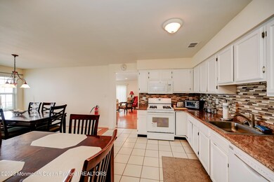 432 Indigo Ct unit 78, Morganville, NJ 07751 - photo 7