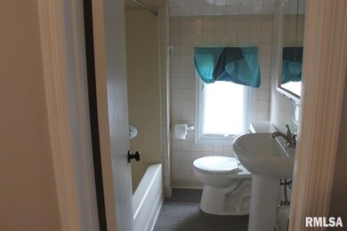 2135 Jefferson Ave, Davenport, IA 52803 - photo 6