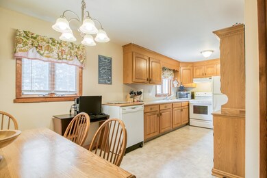 44 Edbert Dr, Holyoke, MA 01040 - photo 5